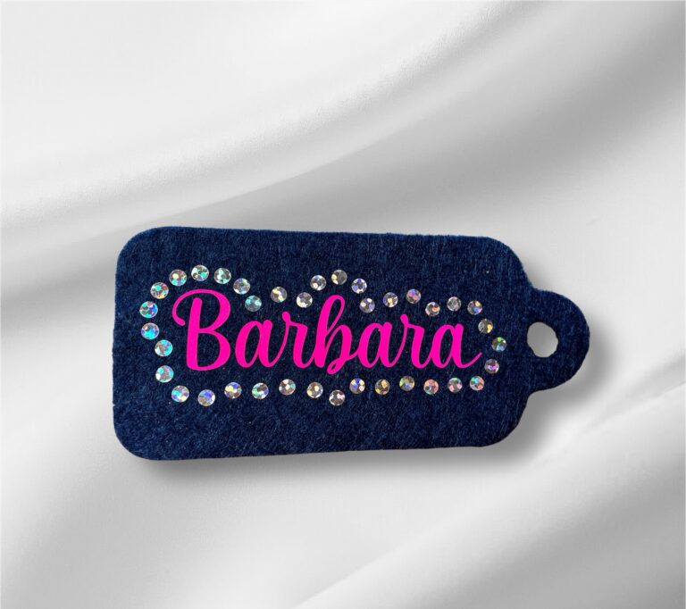 Corso portachiavi in feltro con finti strass